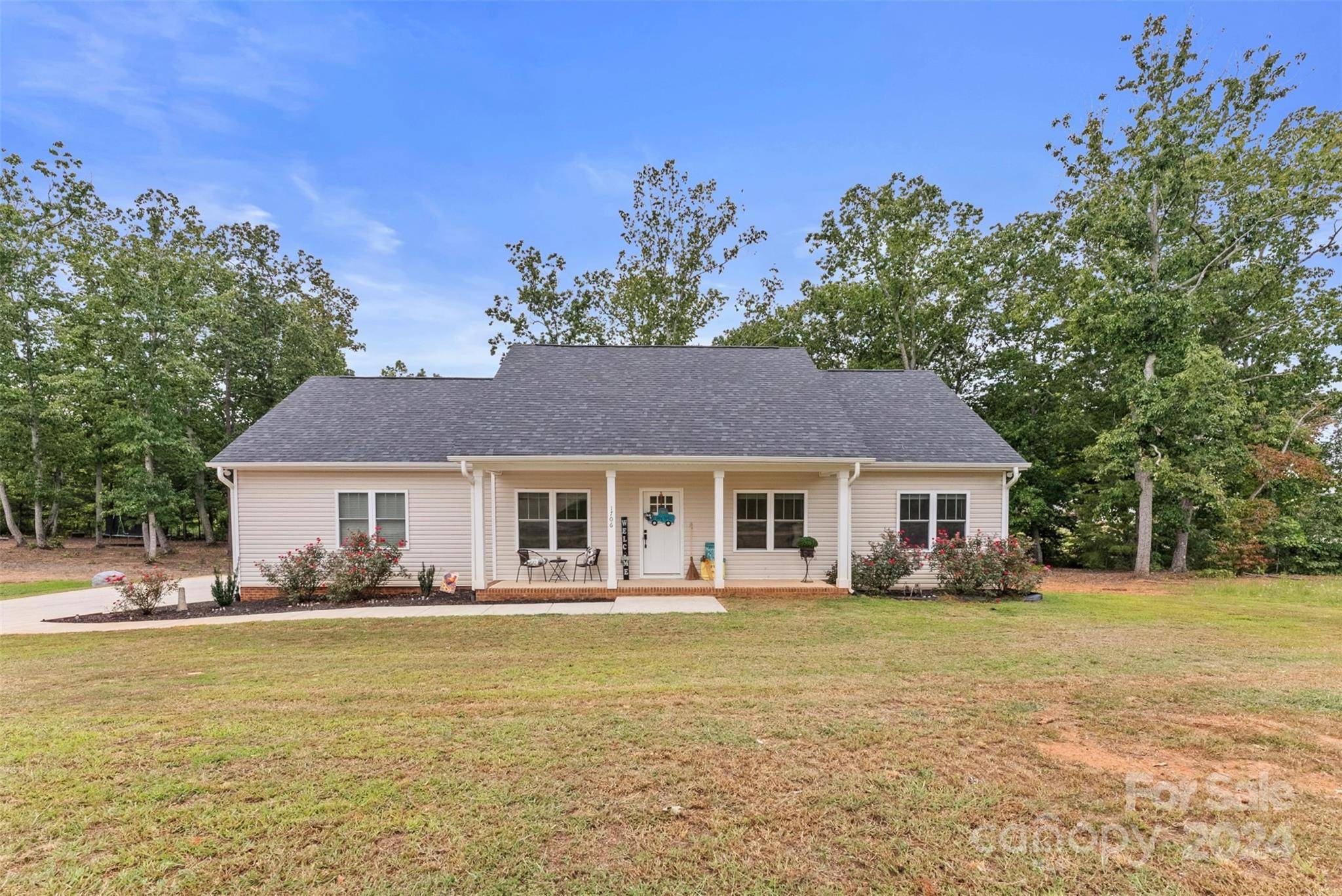 Maiden, NC 28650,1706 Ivey CT