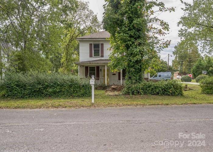 Murphy, NC 28906,992 Valley River AVE