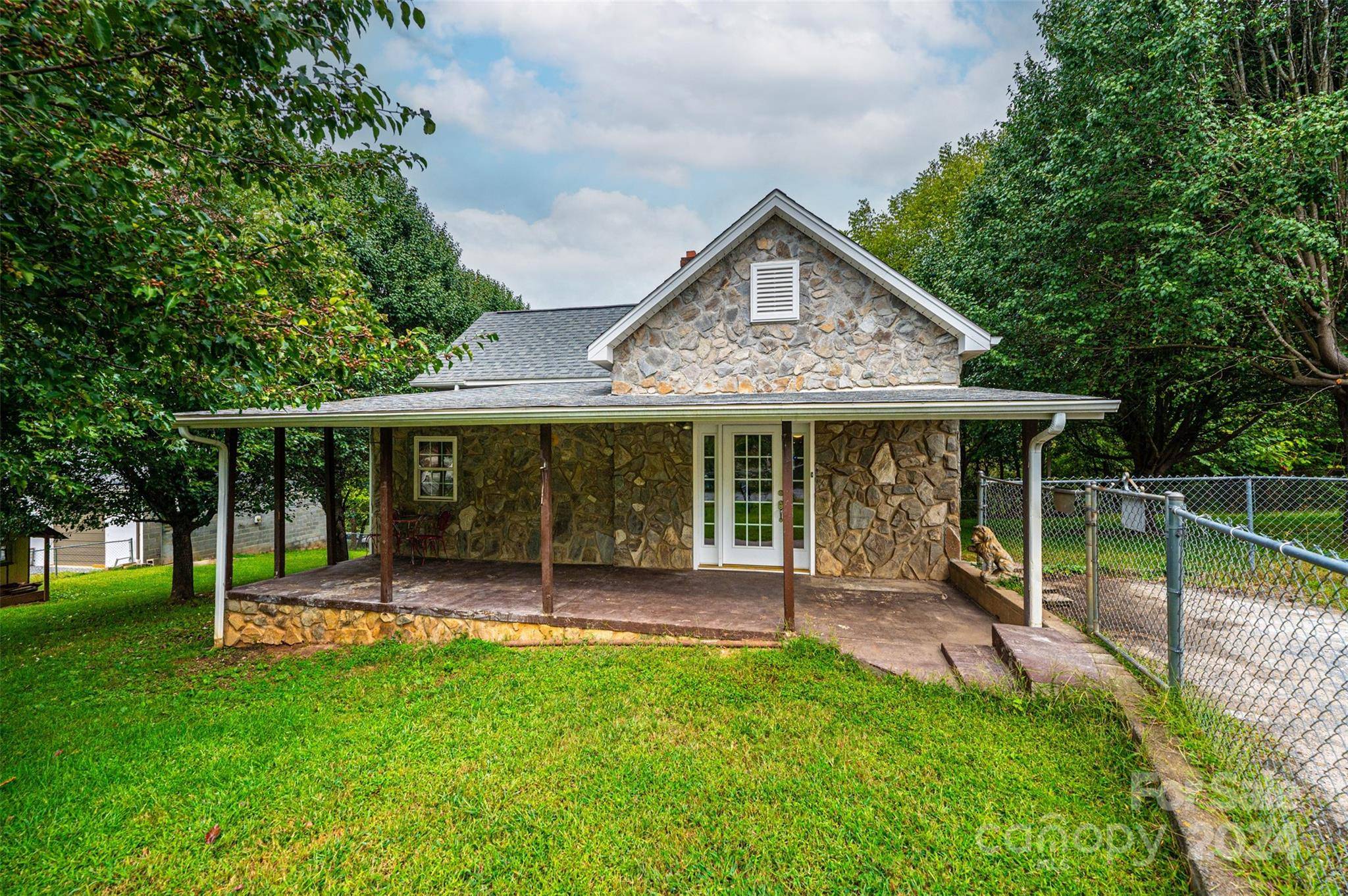 Granite Falls, NC 28630,17 Lake ST