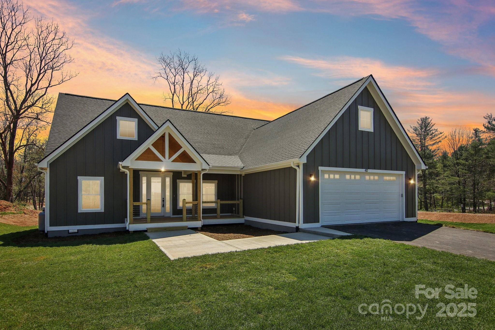 Hendersonville, NC 28791,40 Haywood Park DR