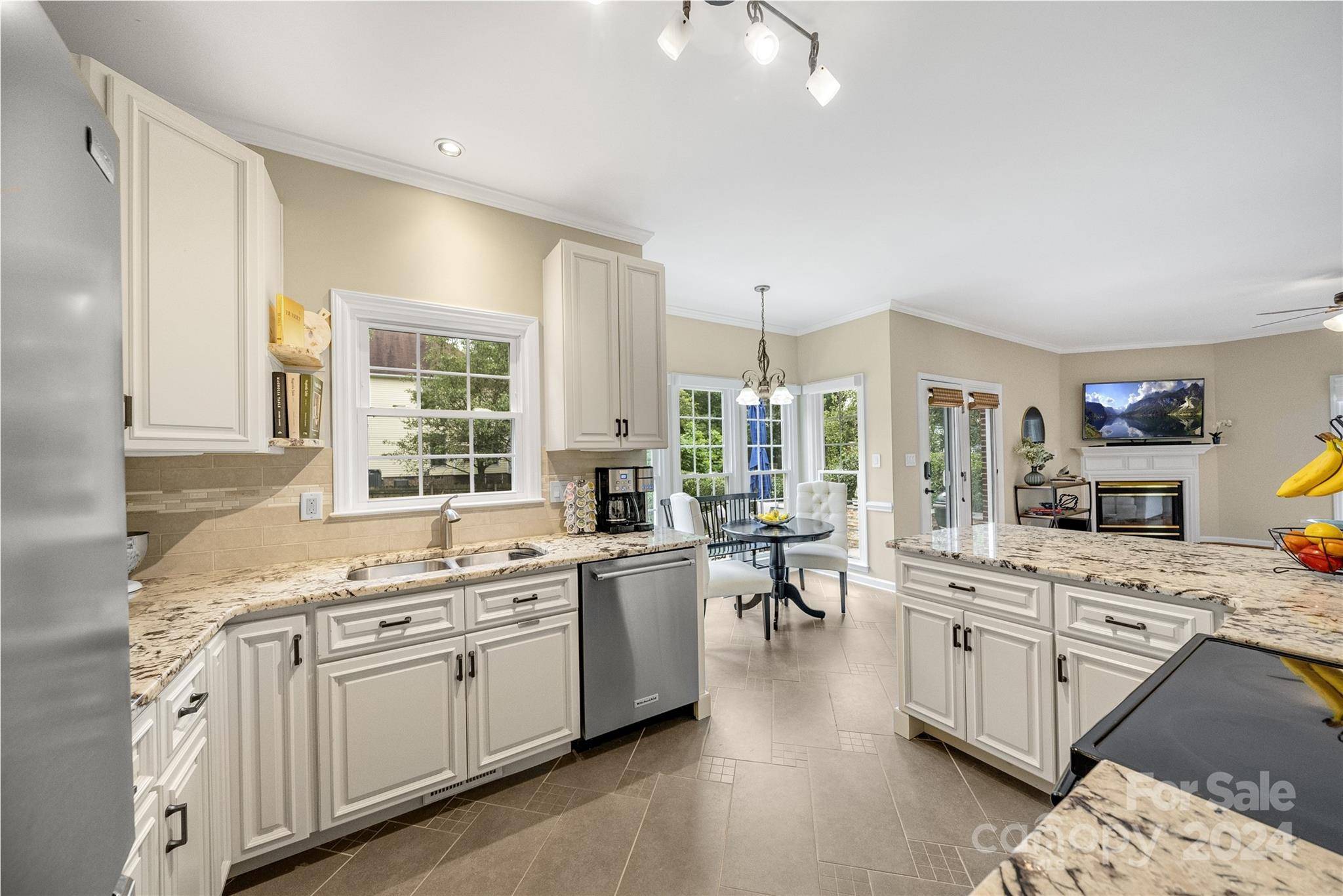 Charlotte, NC 28211,4401 Charlestowne Manor DR