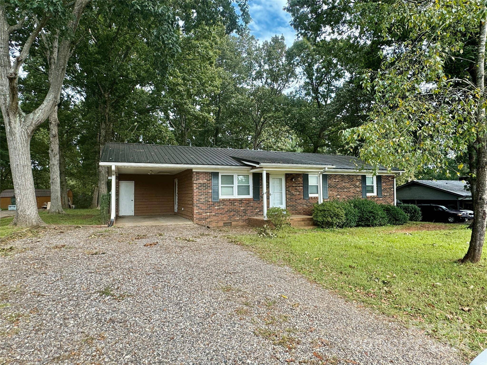 Statesville, NC 28625,207 Jane Sowers RD