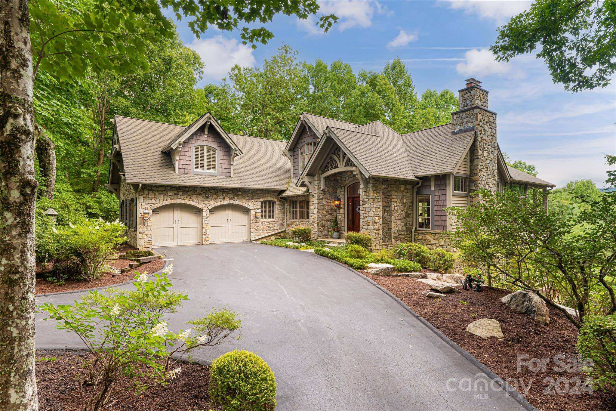 Hendersonville, NC 28739,296 Cedar Rock TRL