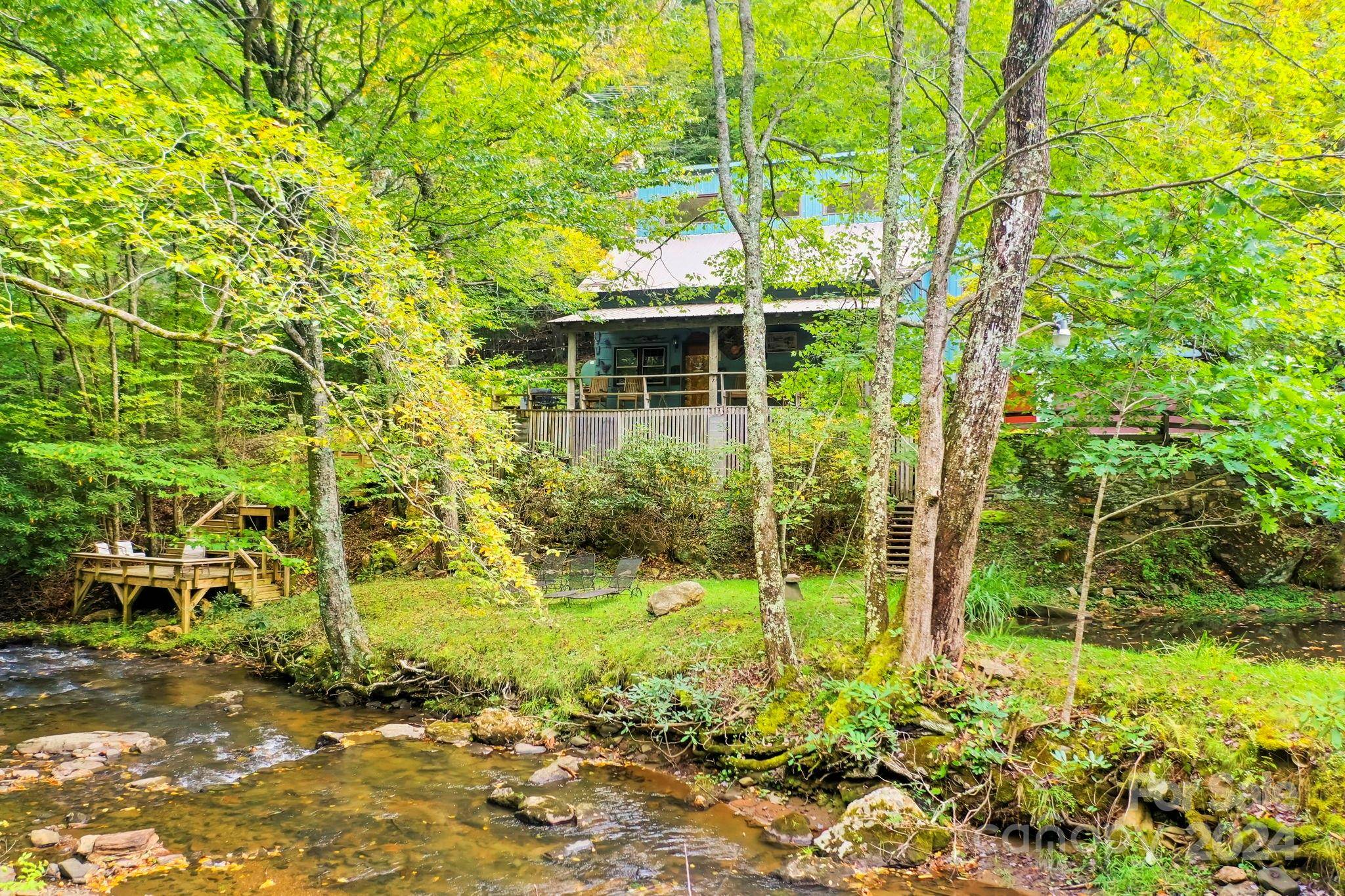 Boone, NC 28607,3209 Howards Creek RD