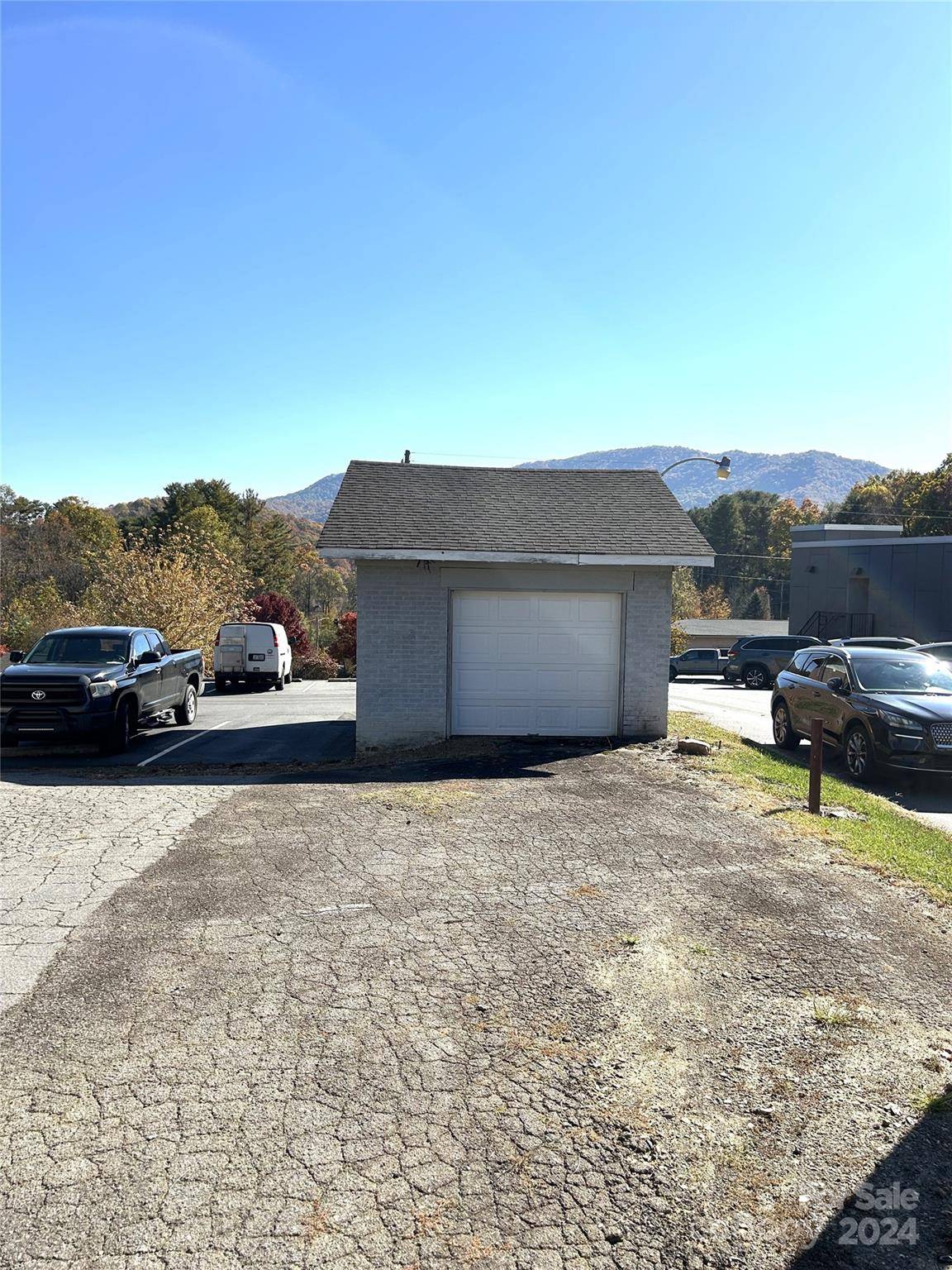 Waynesville, NC 28786,44 Woodland DR