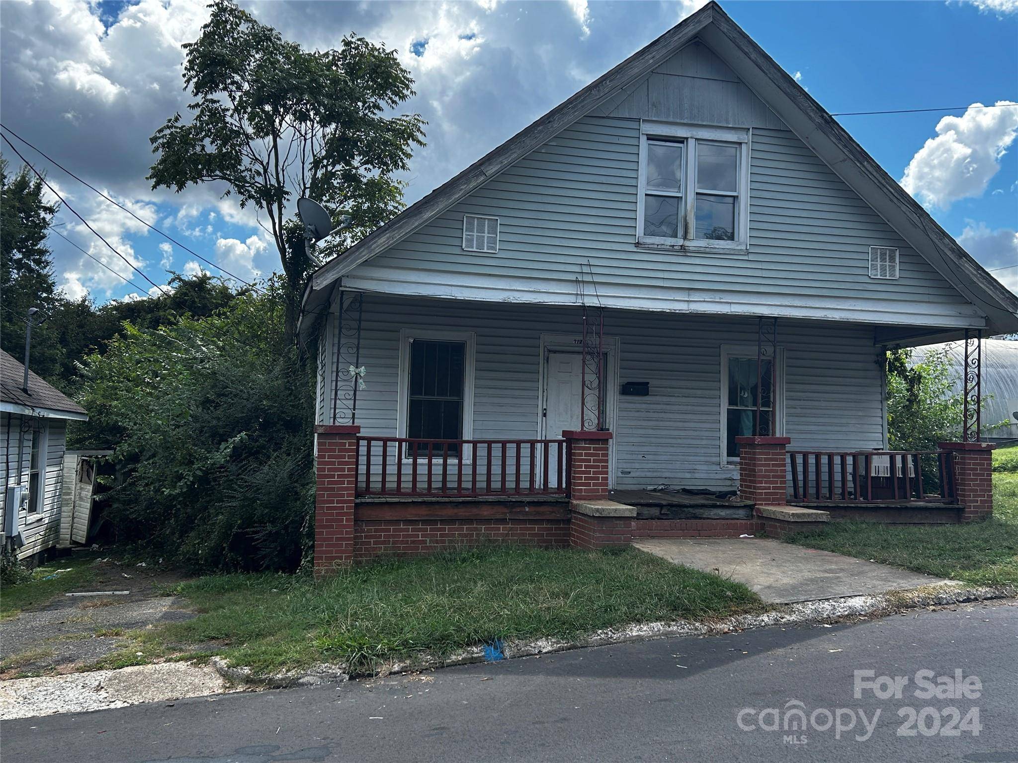 Salisbury, NC 28144,317 S West ST