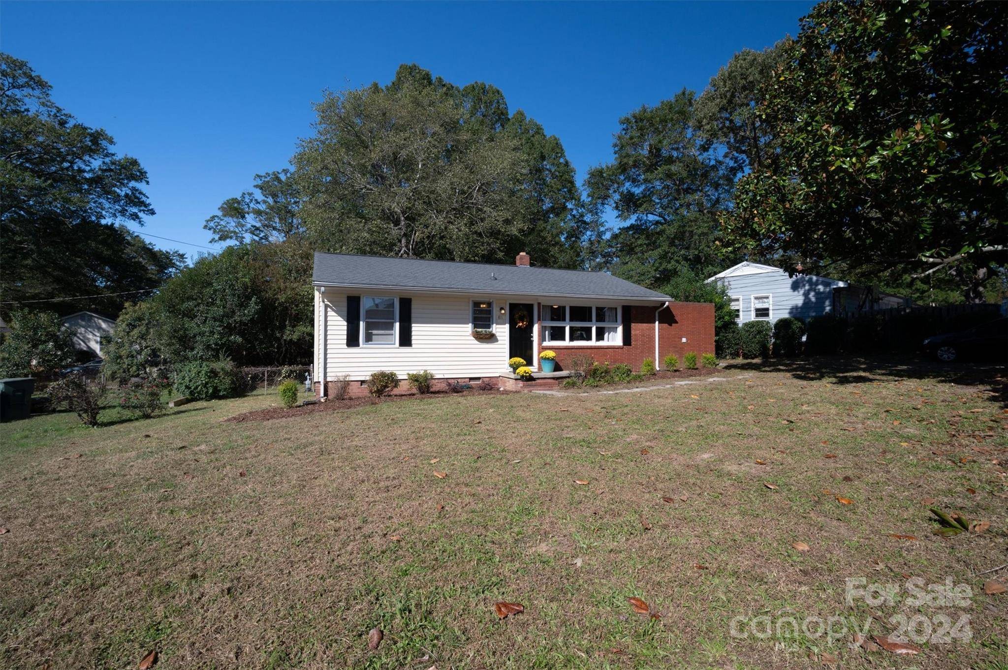 Gastonia, NC 28054,811 Laurel LN