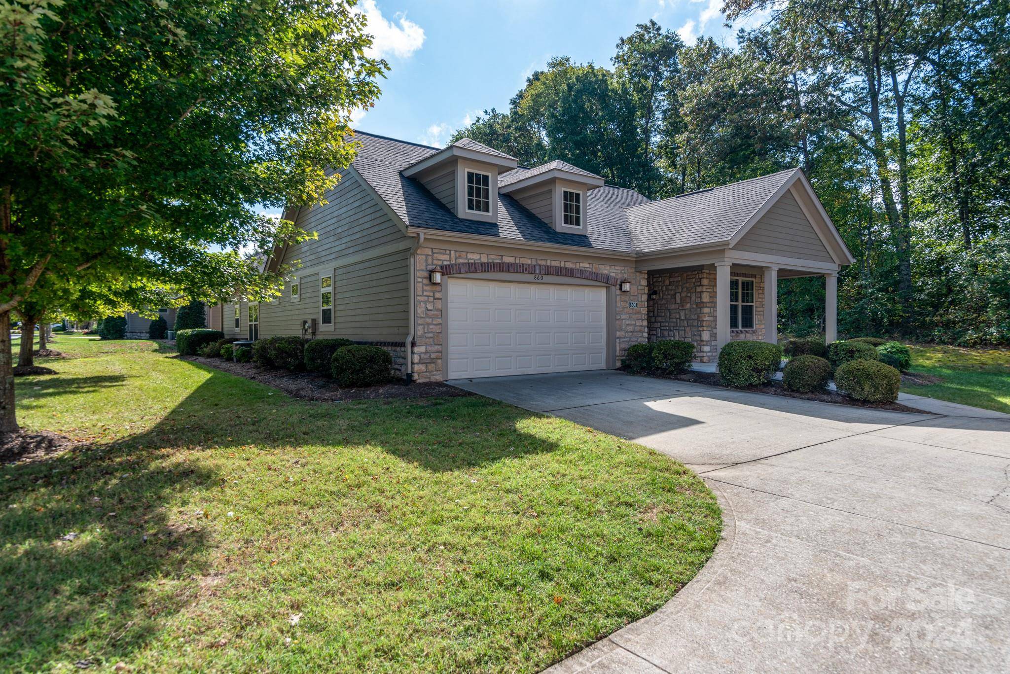 Hickory, NC 28601,860 Wynnshire DR