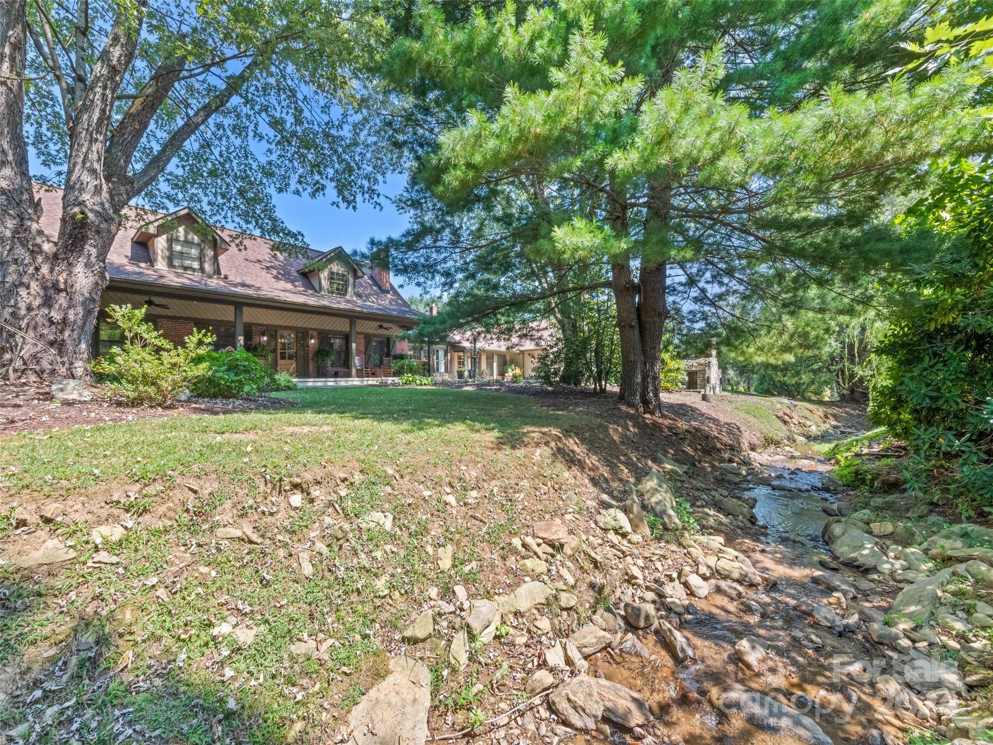 Candler, NC 28715,356 Curtis Creek RD