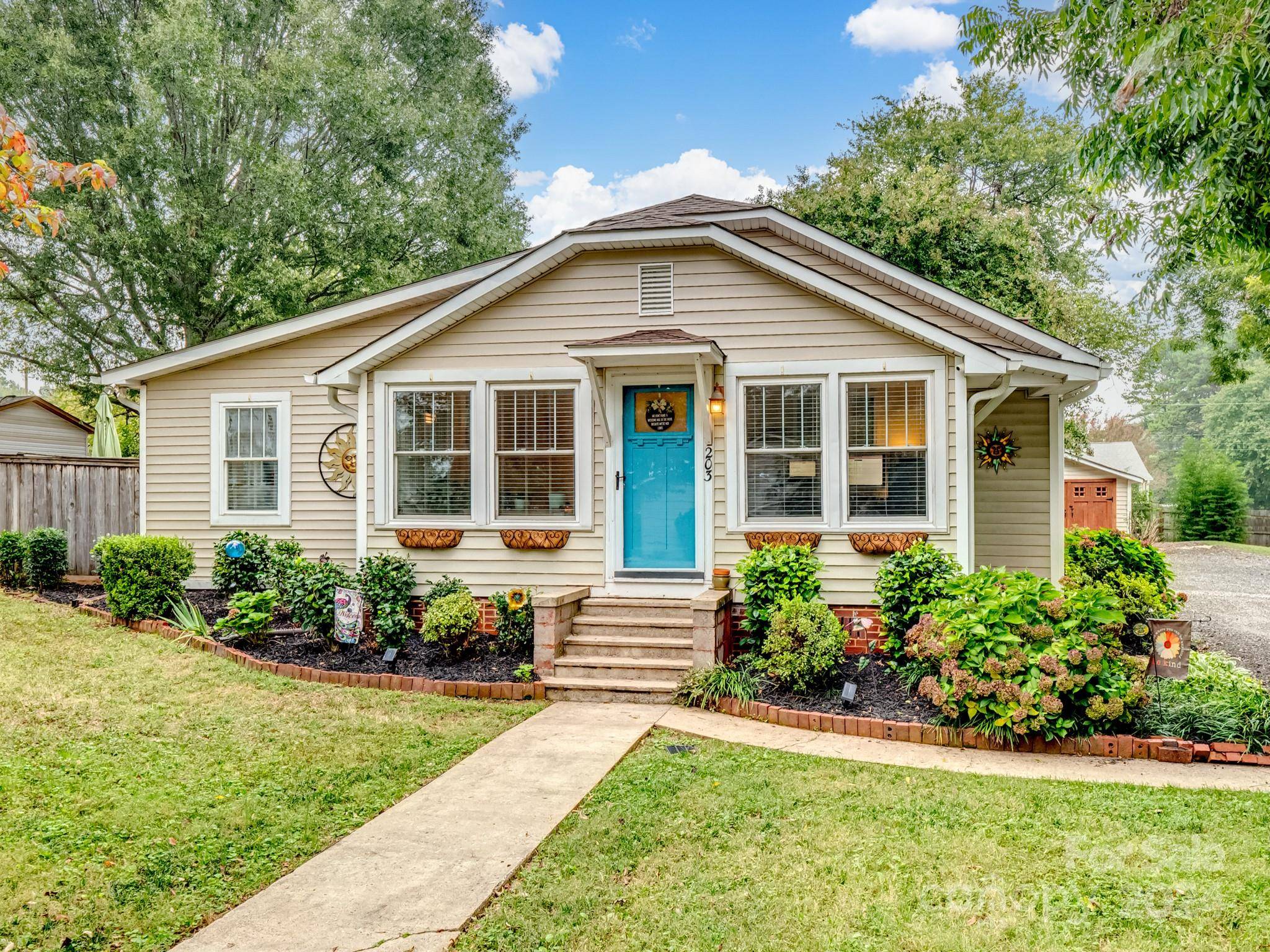 Kannapolis, NC 28083,203 Coley ST