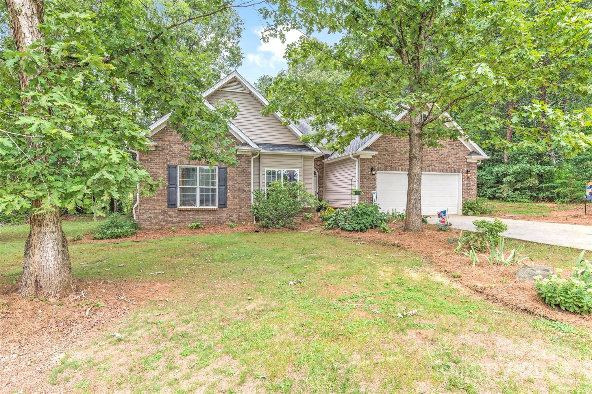 Mocksville, NC 27028,132 W Chinaberry CT