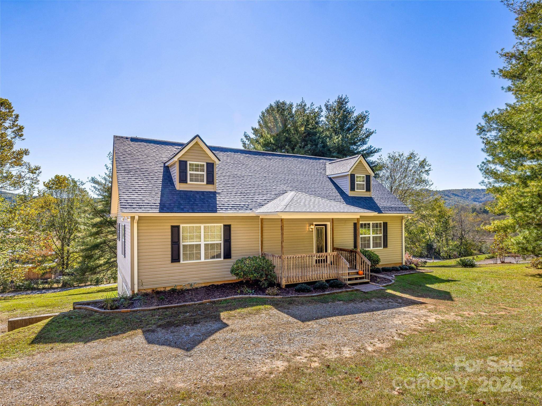 Penrose, NC 28766,74 River RD