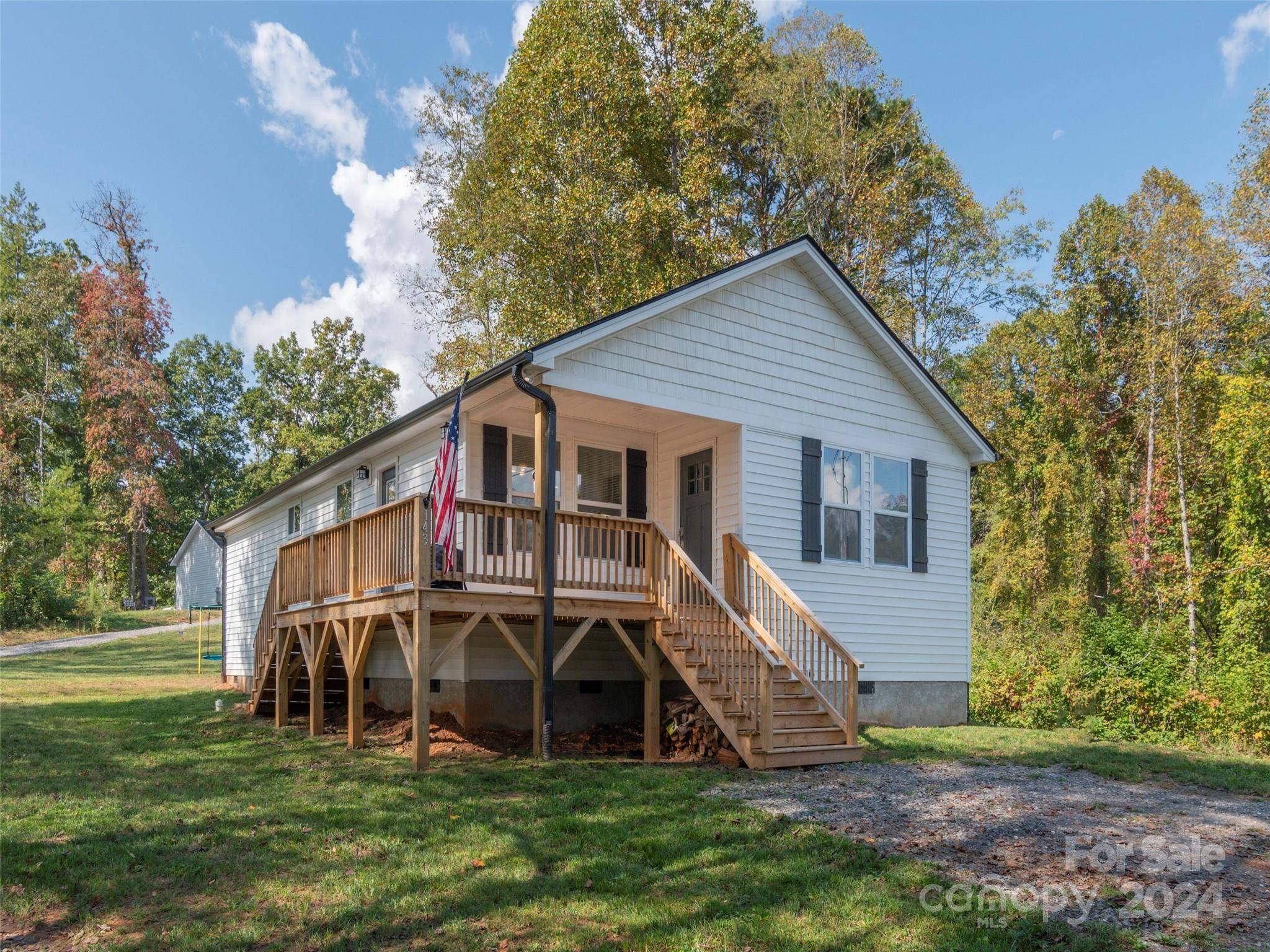 Canton, NC 28716,143 Leah LN