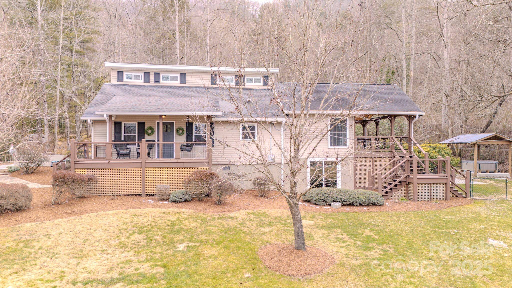 Hendersonville, NC 28739,582 Talley RD