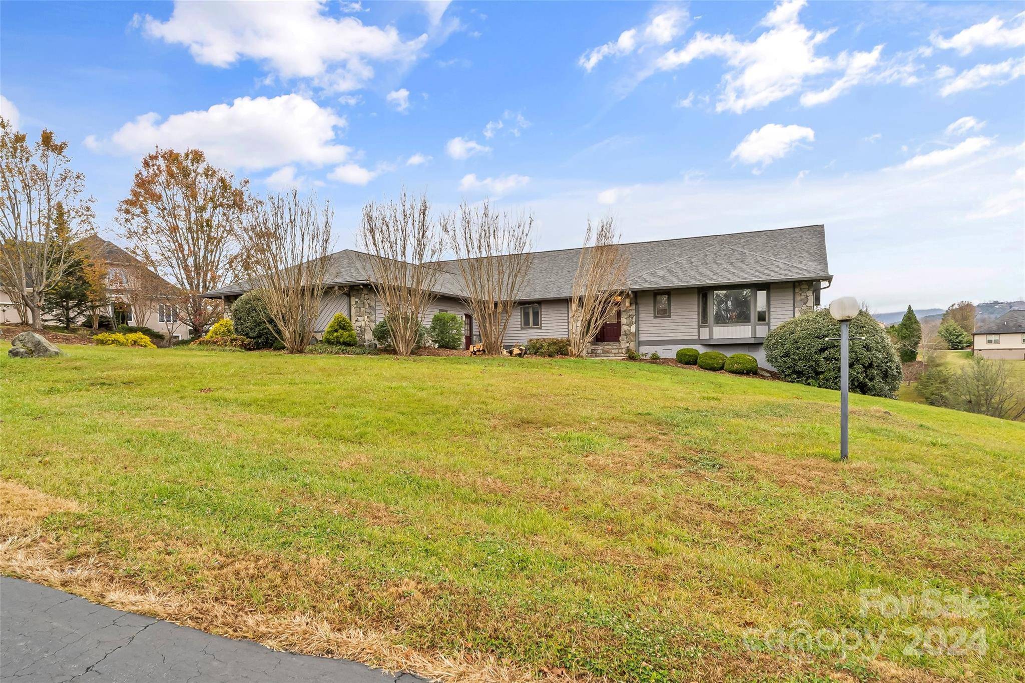 Weaverville, NC 28787,24 Loridon DR