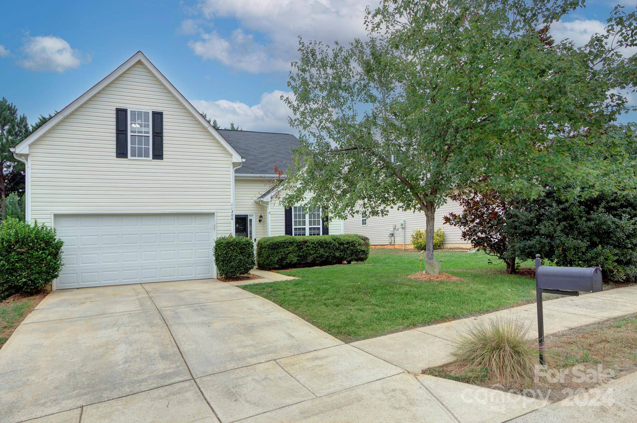 Charlotte, NC 28277,11206 Dickie Ross RD #326