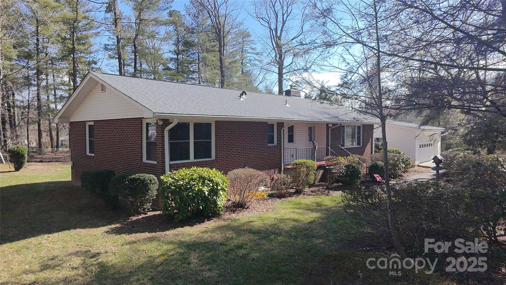 Hendersonville, NC 28792,109 Balsam RD