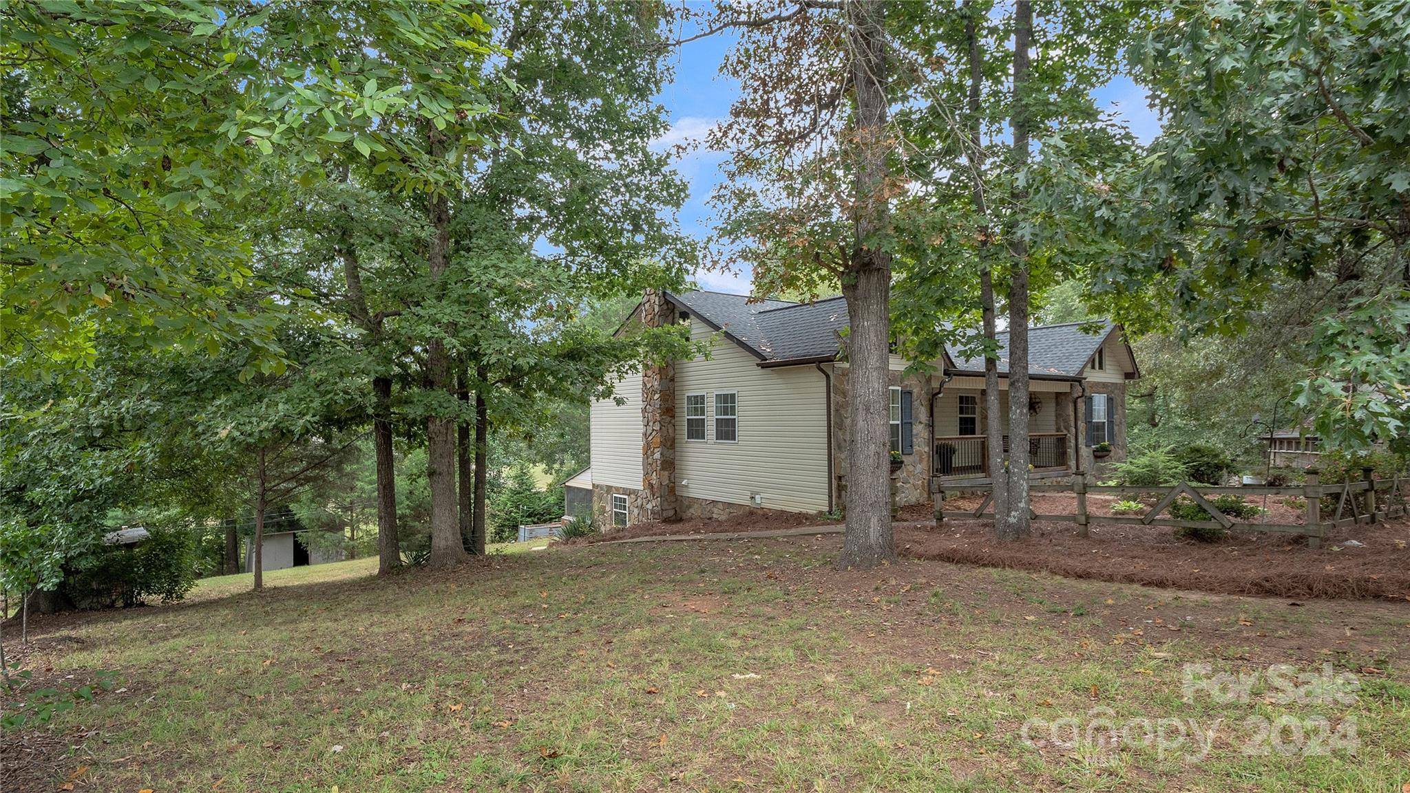 Taylorsville, NC 28681,692 Hunters Ridge RD