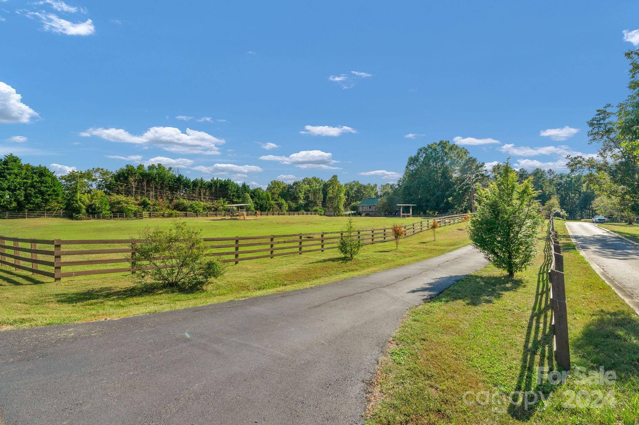 Matthews, NC 28104,300 Red Barn TRL