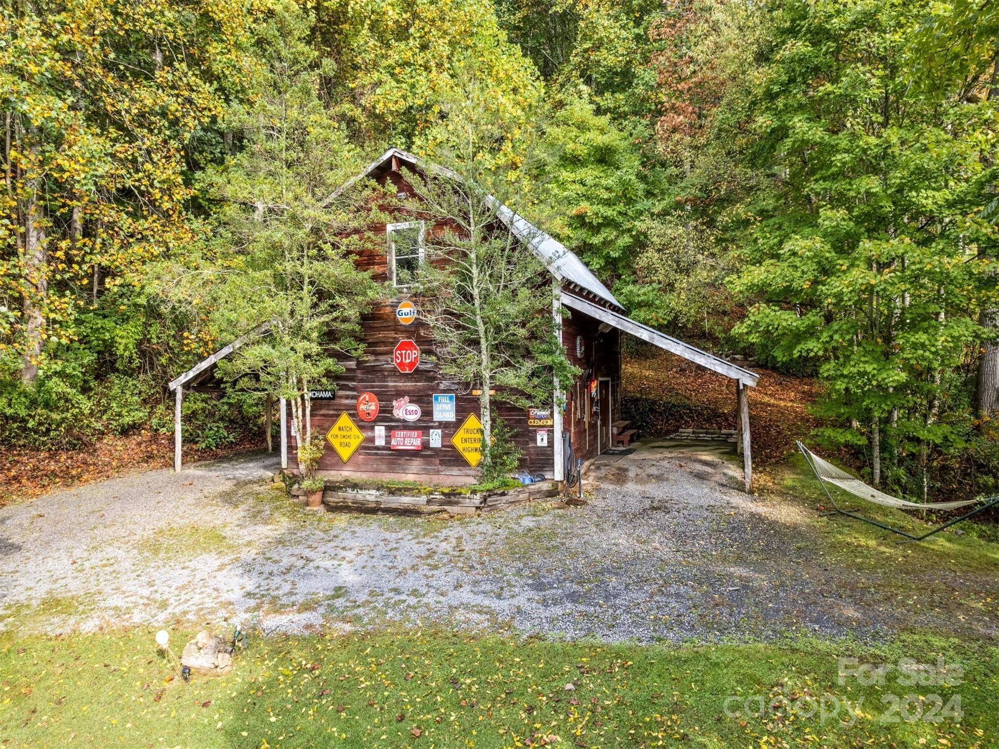 Waynesville, NC 28785,173 Pinecrest LN