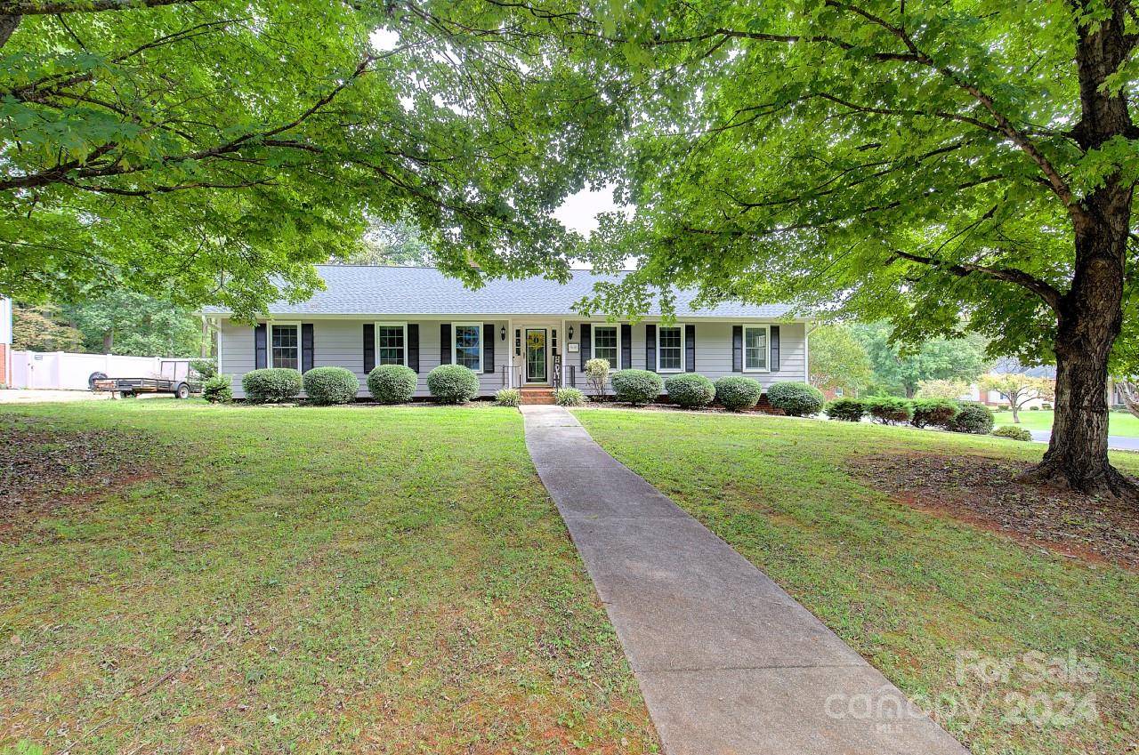 Clemmons, NC 27012,606 Raven hill CT