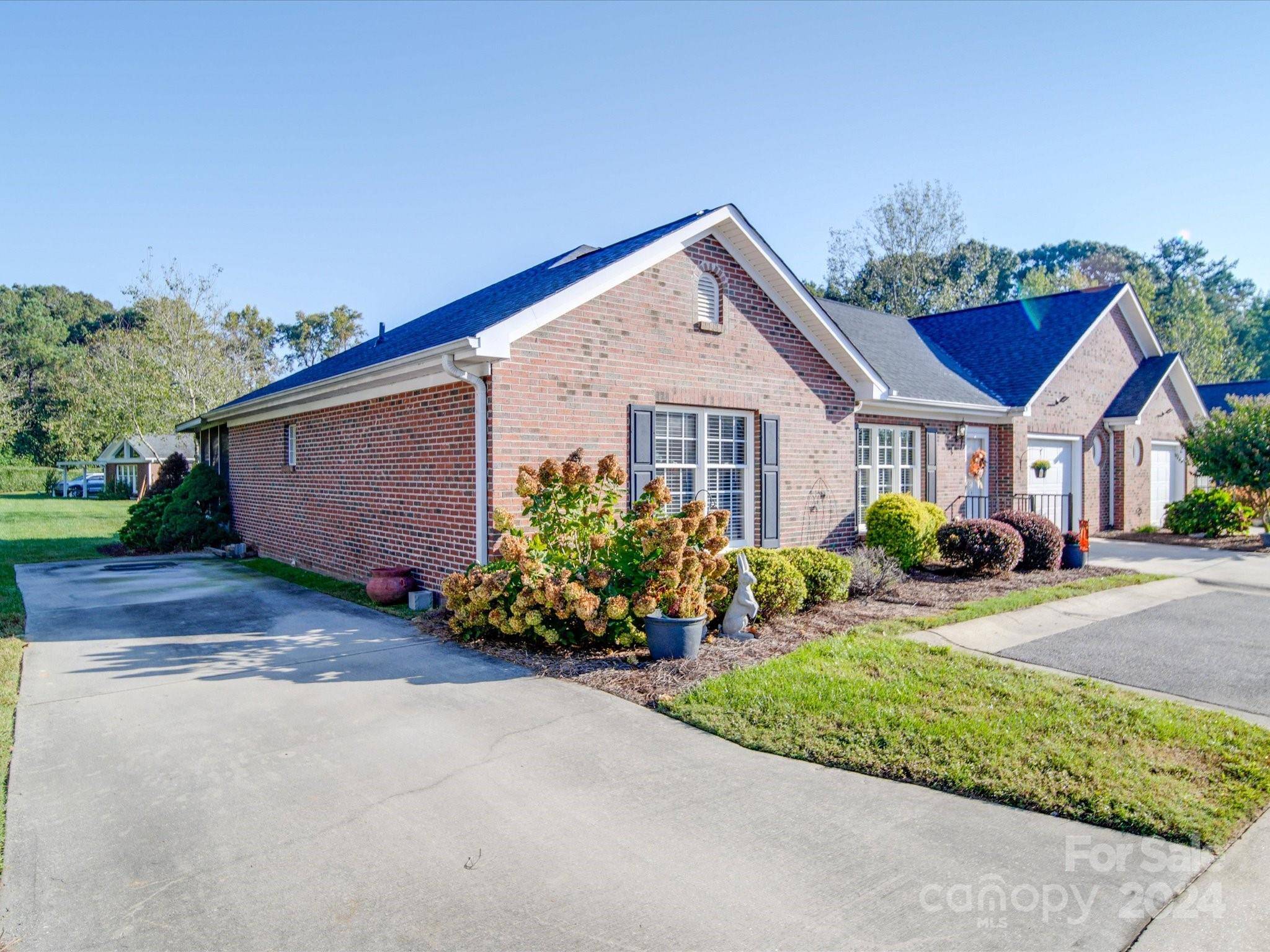 Gastonia, NC 28054,564 Royalty CT