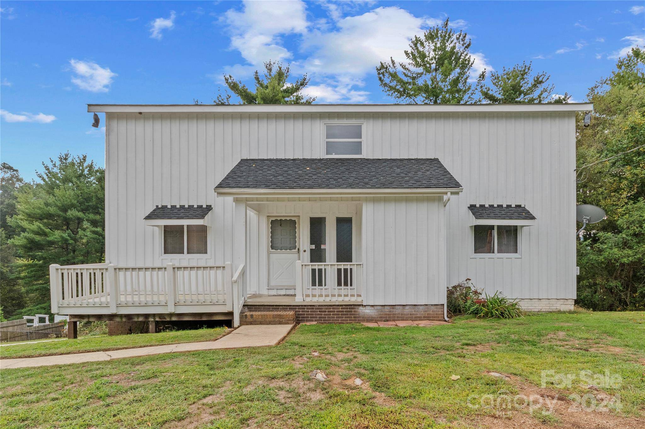 Clyde, NC 28721,163 Forsythia LN