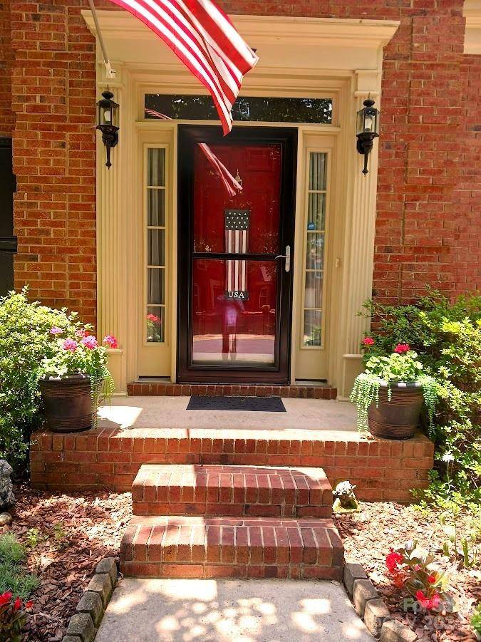 Matthews, NC 28105,243 Walnut Point DR