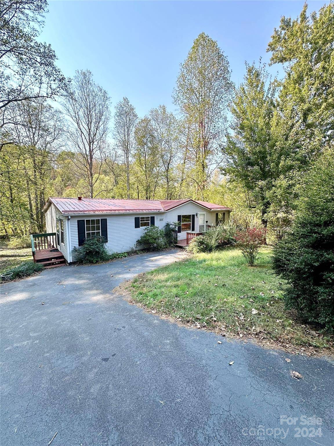 Candler, NC 28715,35 Whispering Oaks DR
