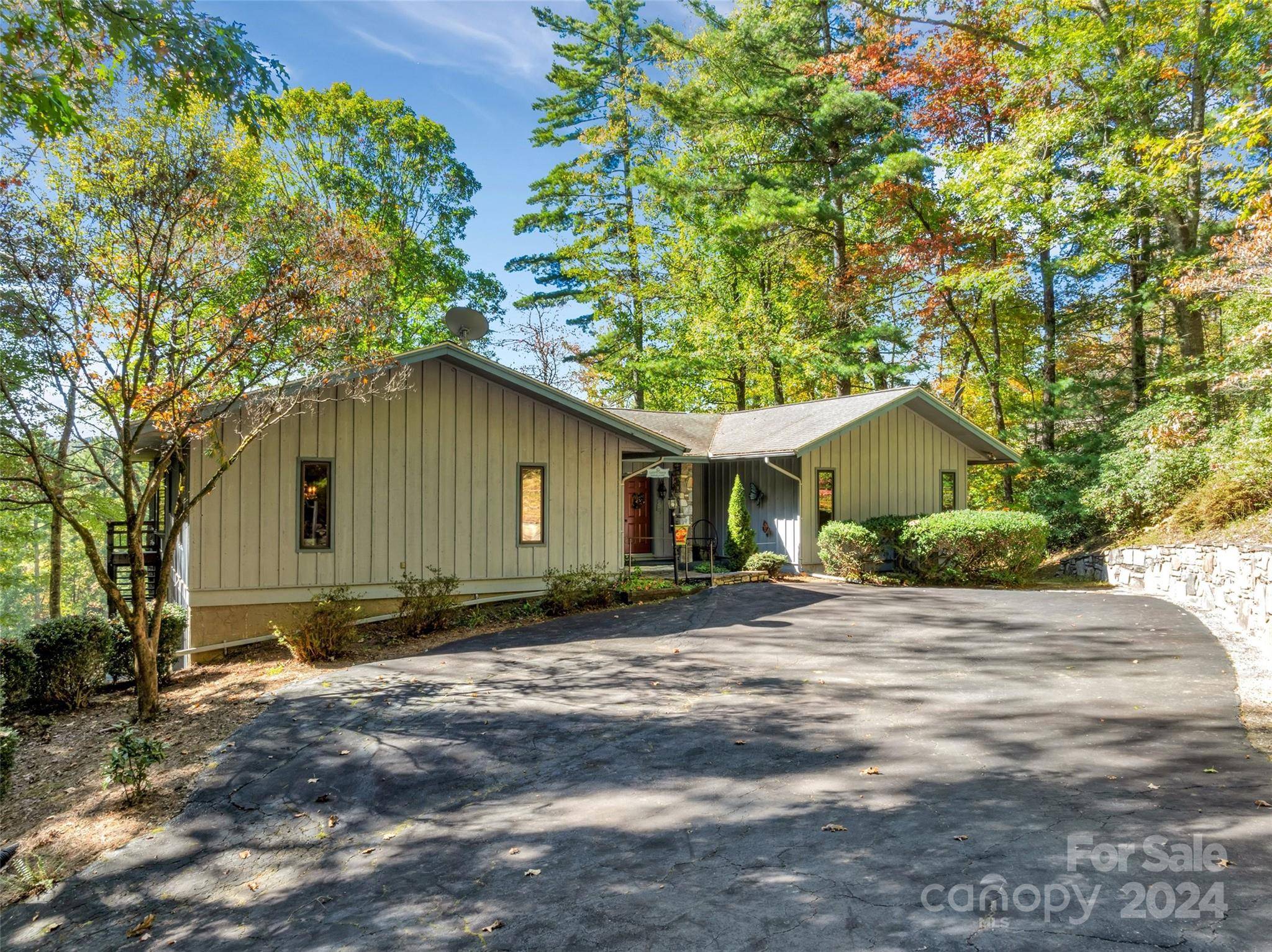 Lake Toxaway, NC 28747,636 Cherokee TRCE