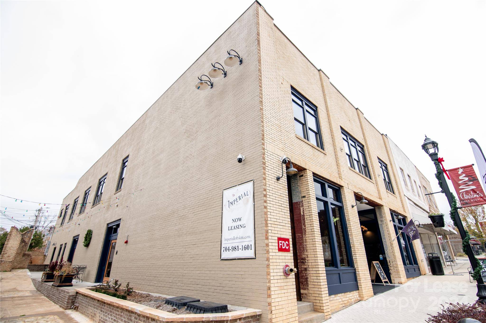 Kings Mountain, NC 28086,140 W Mountain ST #202