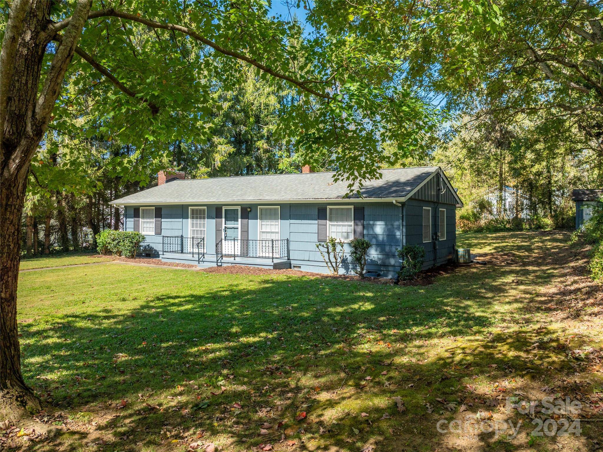 Arden, NC 28704,135 Birch LN