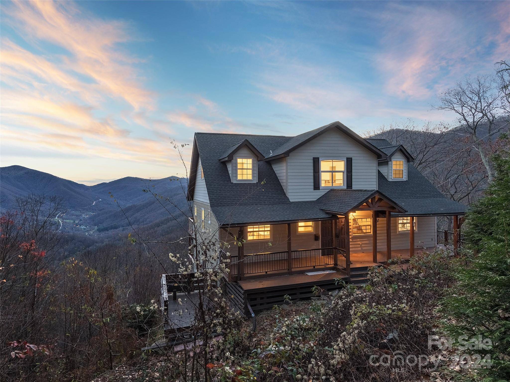 Maggie Valley, NC 28751,702 Scenic View RD