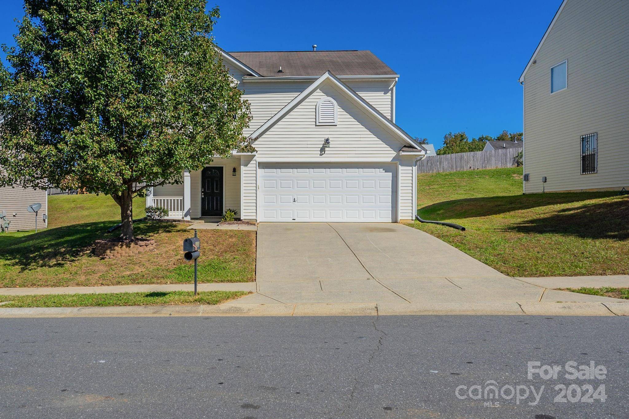 Charlotte, NC 28215,8228 Weeping Fig LN