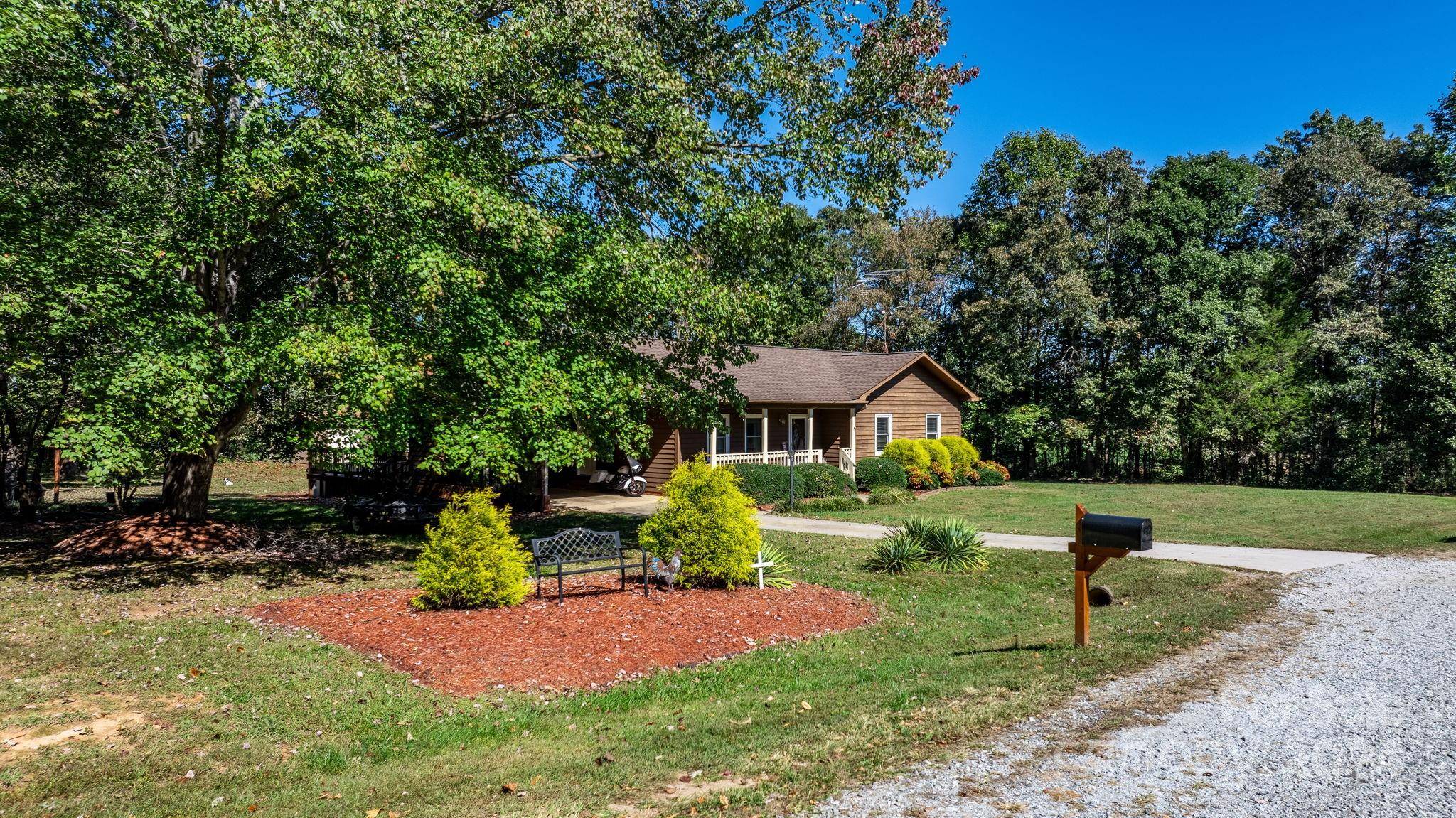 Hiddenite, NC 28636,115 Coulwood DR