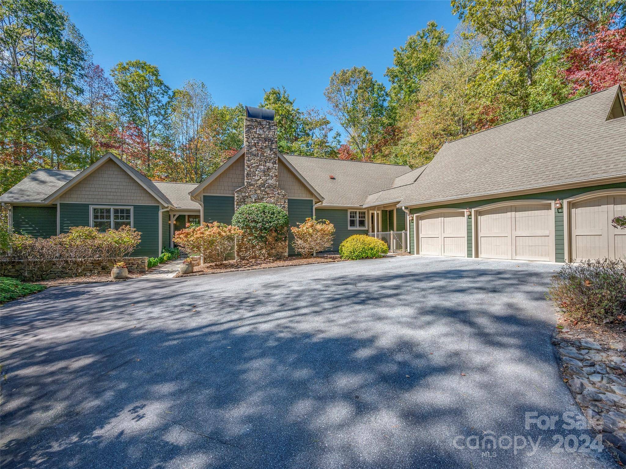 Hendersonville, NC 28739,35 Prickly Briar RD