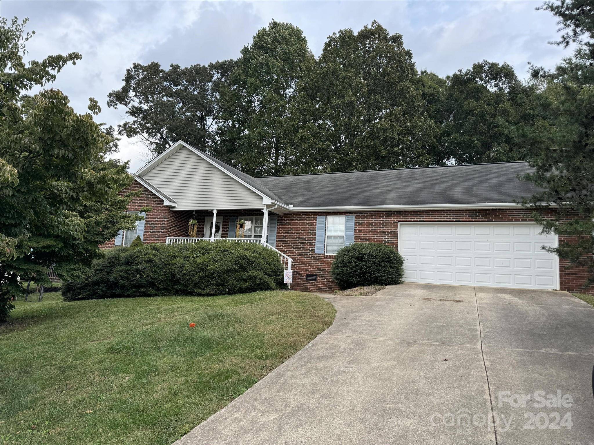 Newton, NC 28658,846 Courtyard DR