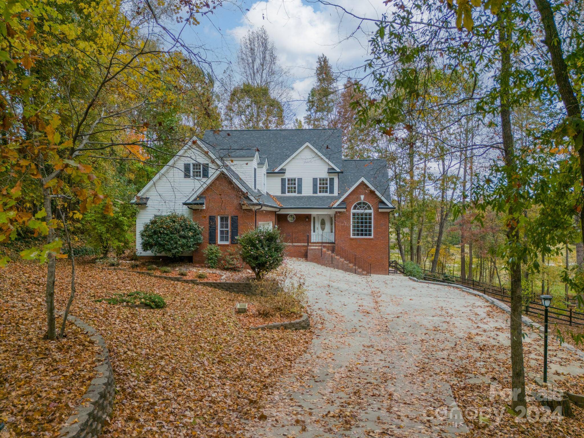 Concord, NC 28025,5306 Club View DR