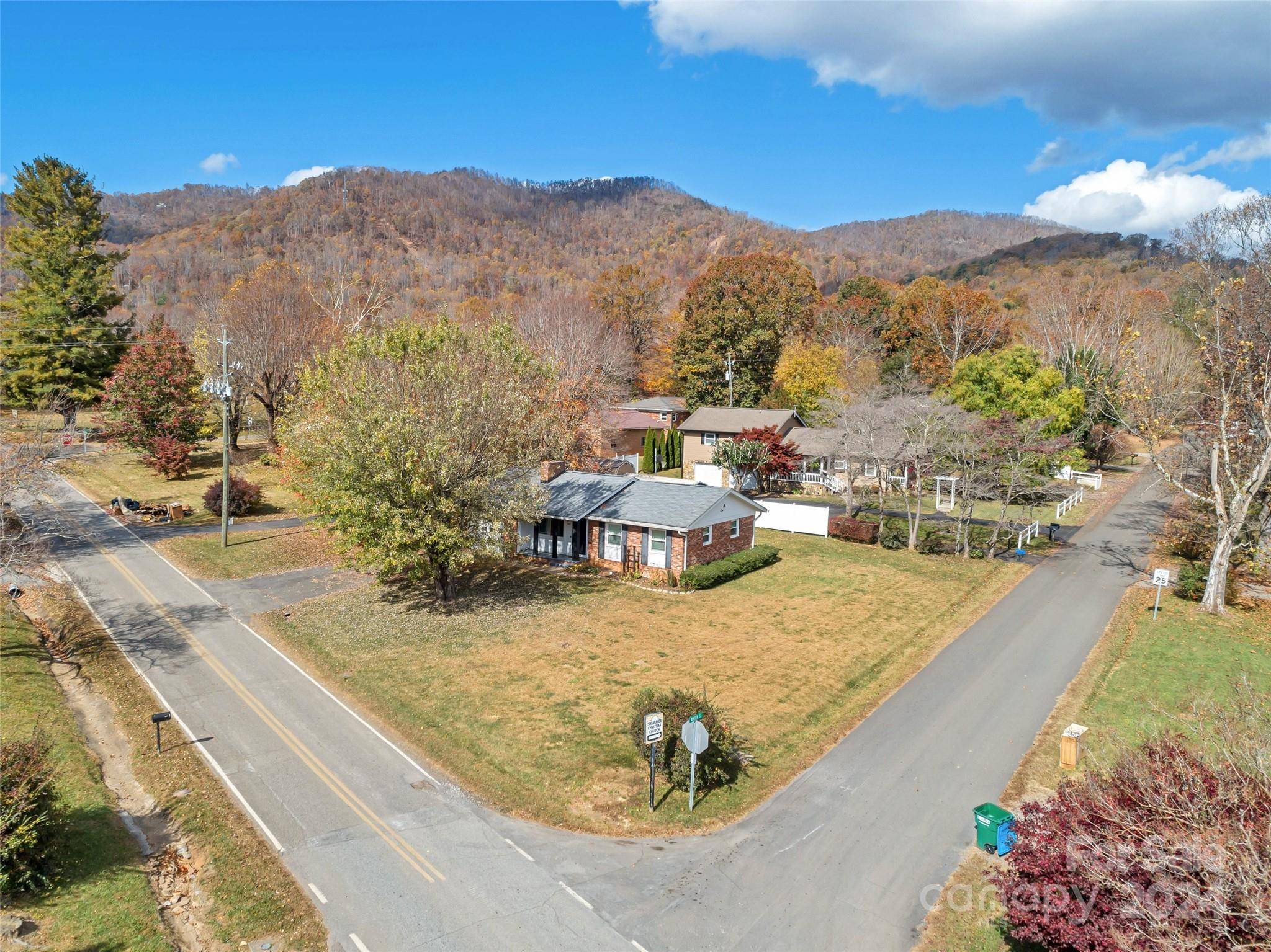 Swannanoa, NC 28778,302 Marion AVE