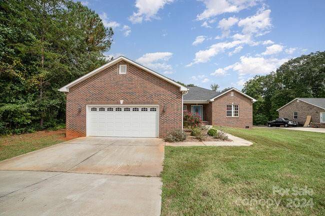 Newton, NC 28658,2206 Evergreen DR