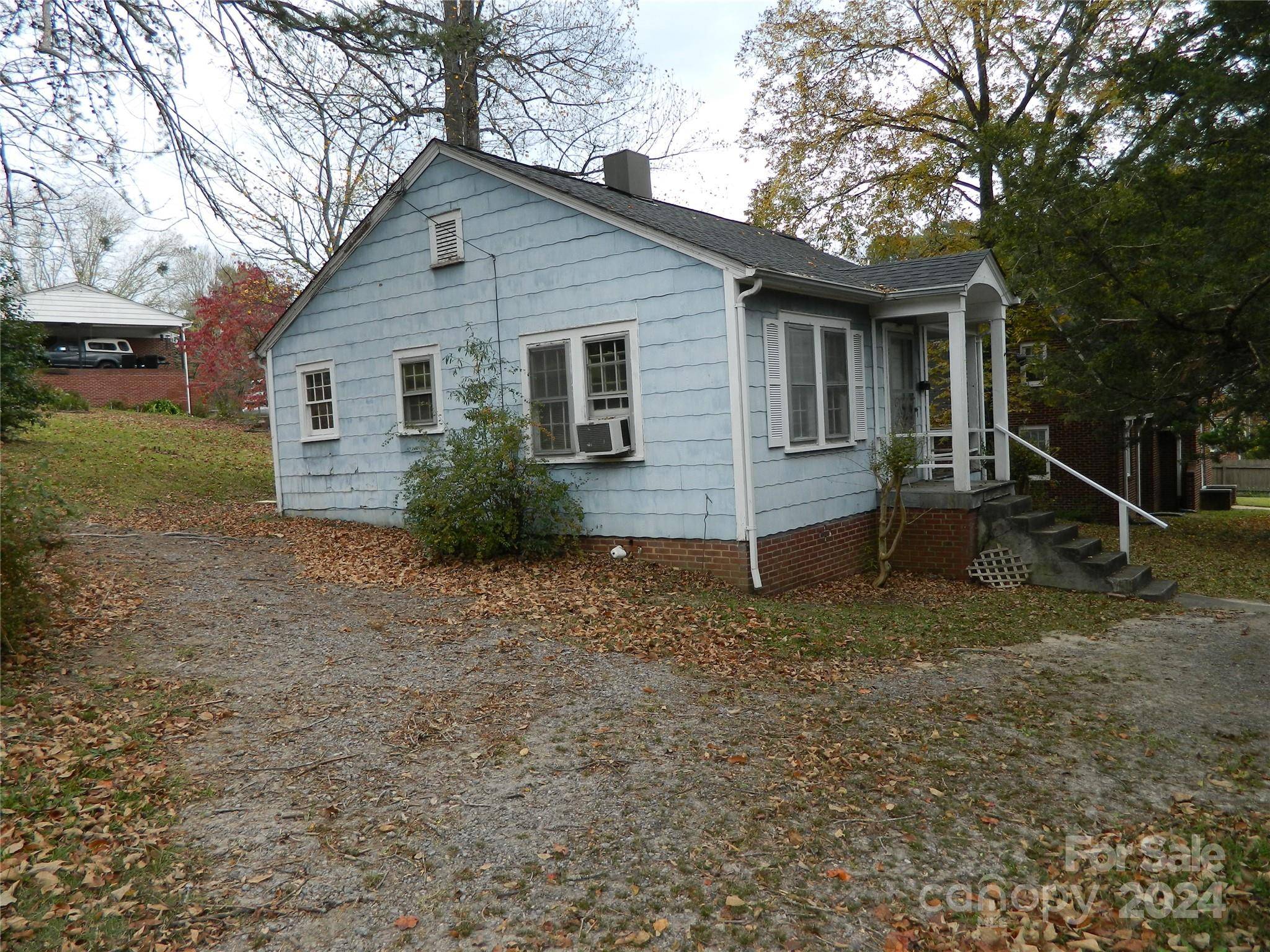 Lenoir, NC 28645,114 Todd ST NW