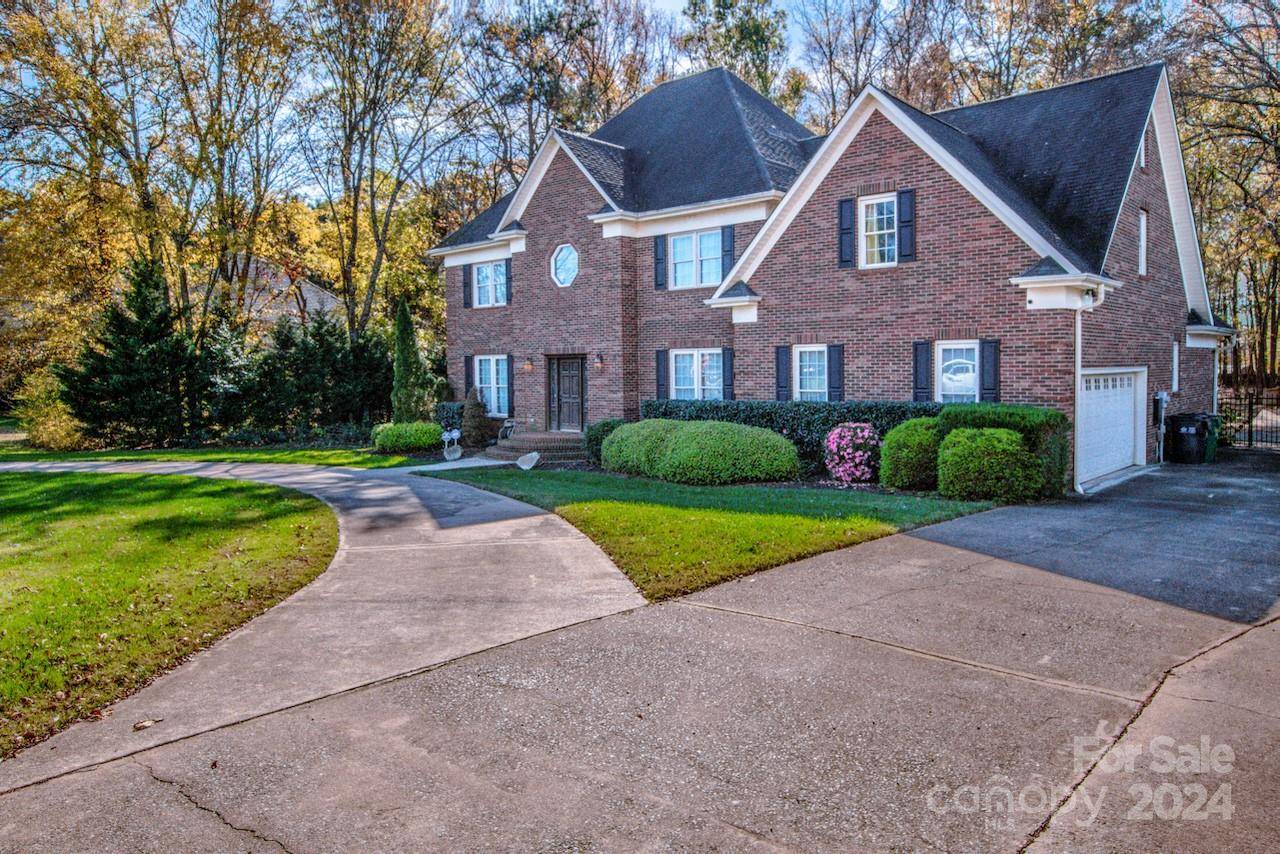 Charlotte, NC 28216,6021 Fox Crossing DR