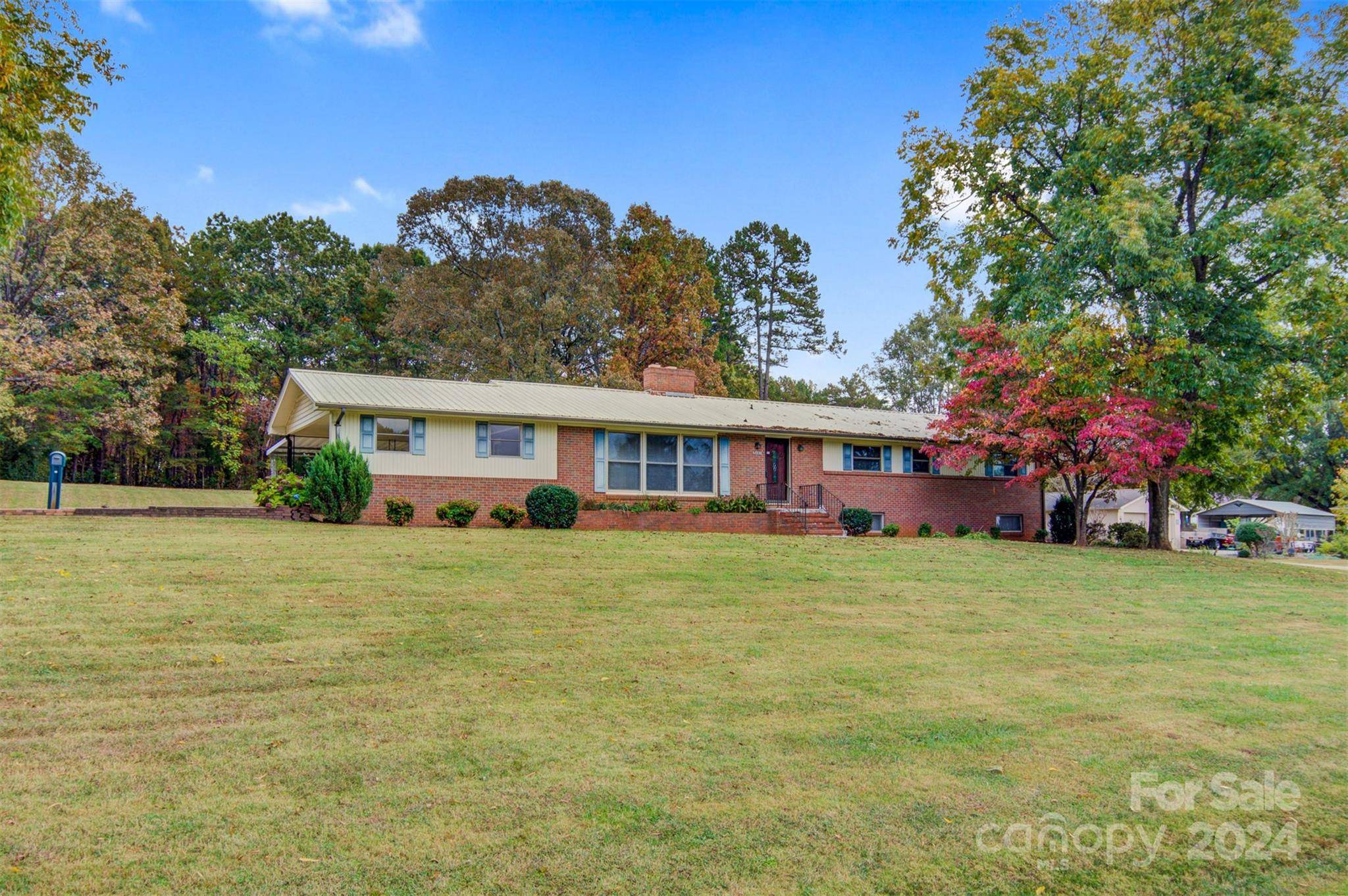 Conover, NC 28613,5692 Lee Cline RD