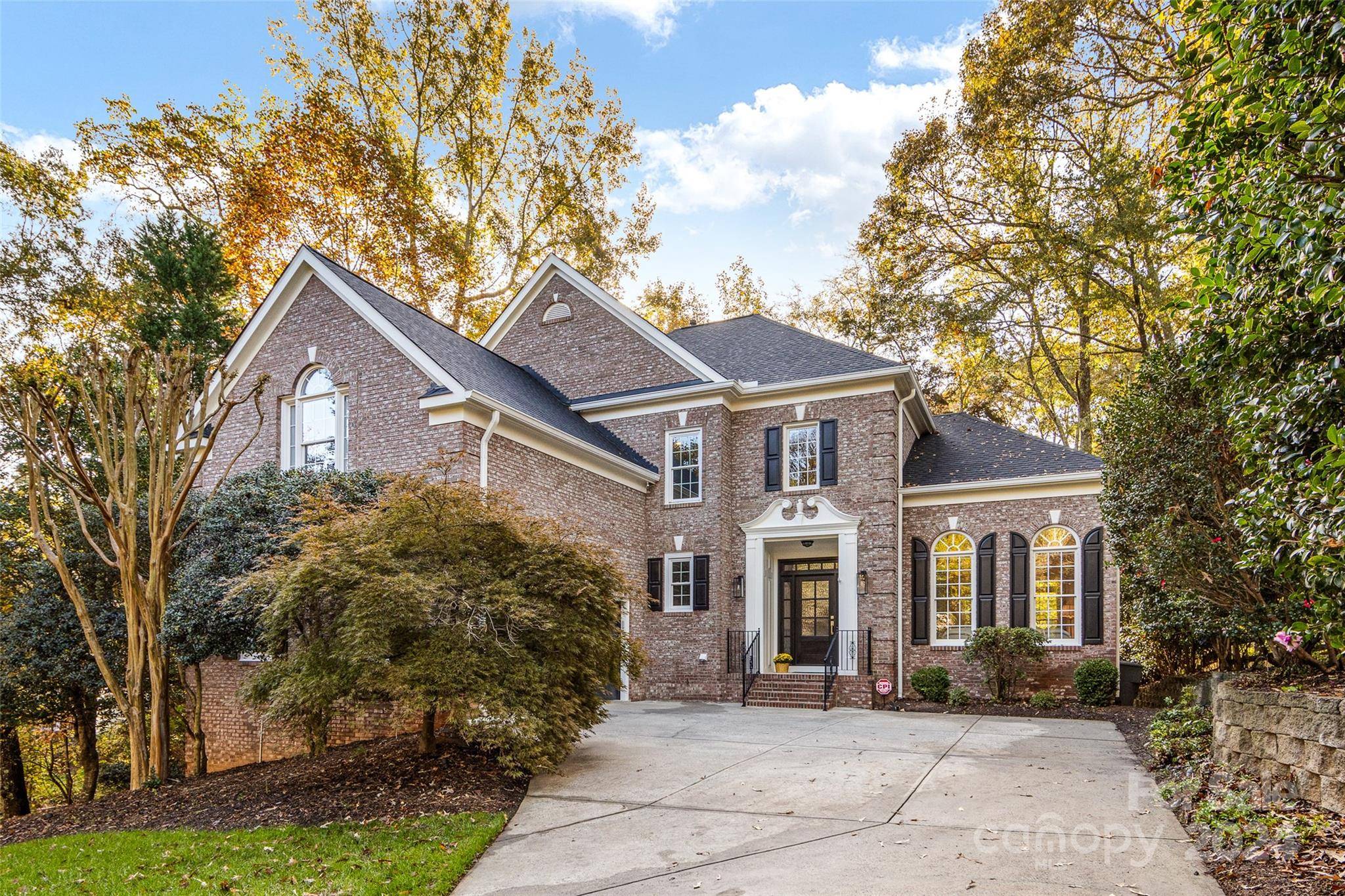 Charlotte, NC 28270,2215 Beaucatcher LN