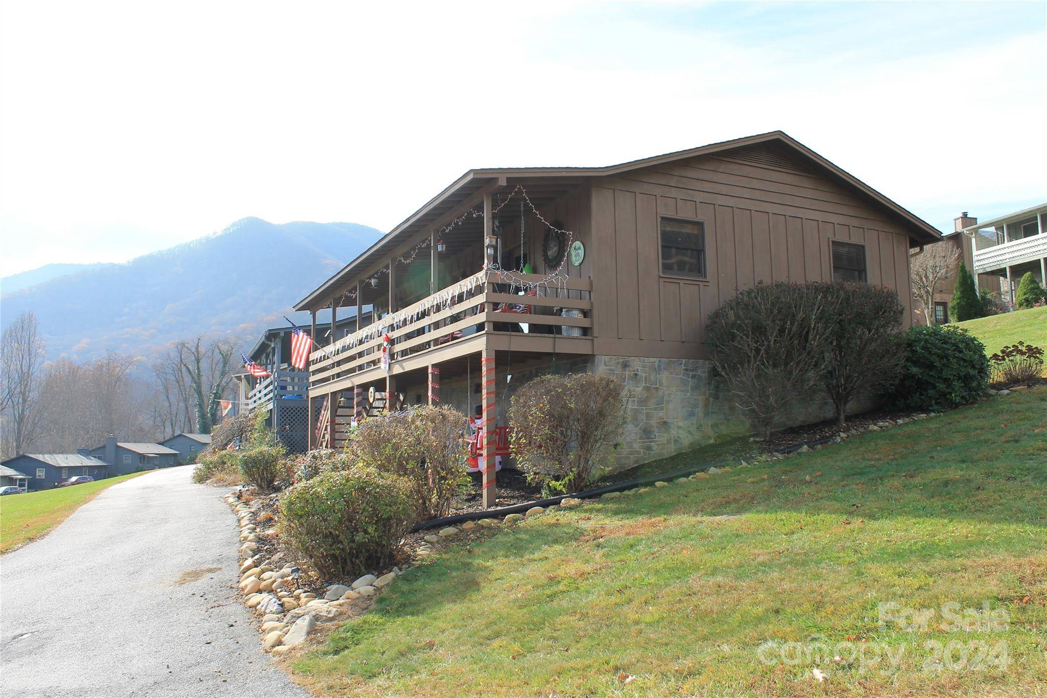 Maggie Valley, NC 28751,12 Boulder LN