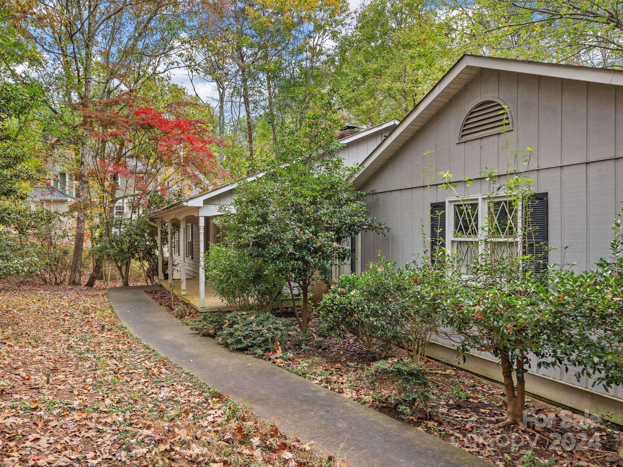 Columbus, NC 28722,462 Mountain View DR