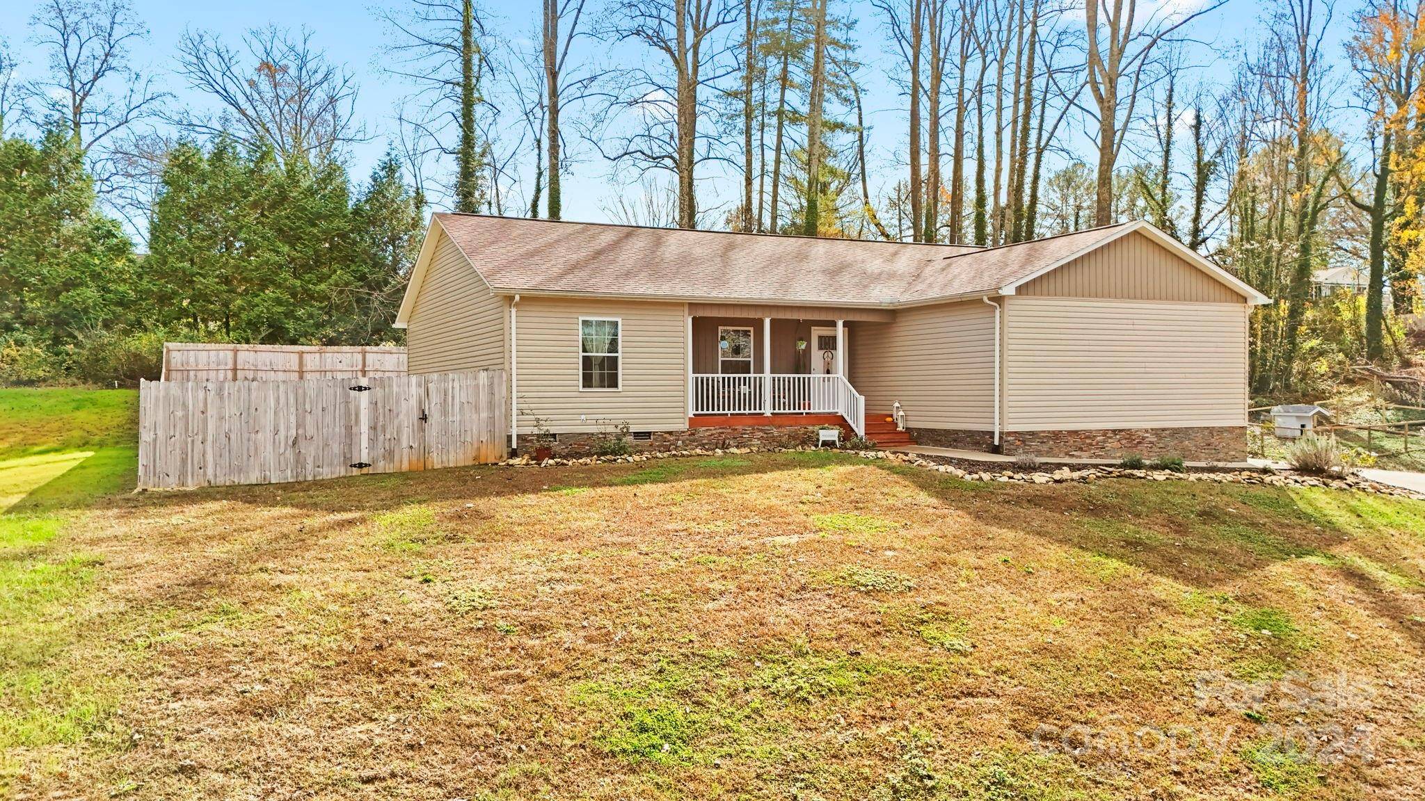 Lenoir, NC 28645,909 Woodbine PL NE