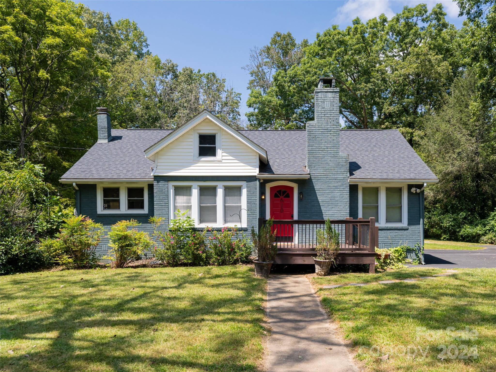 Arden, NC 28704,610 Long Shoals RD