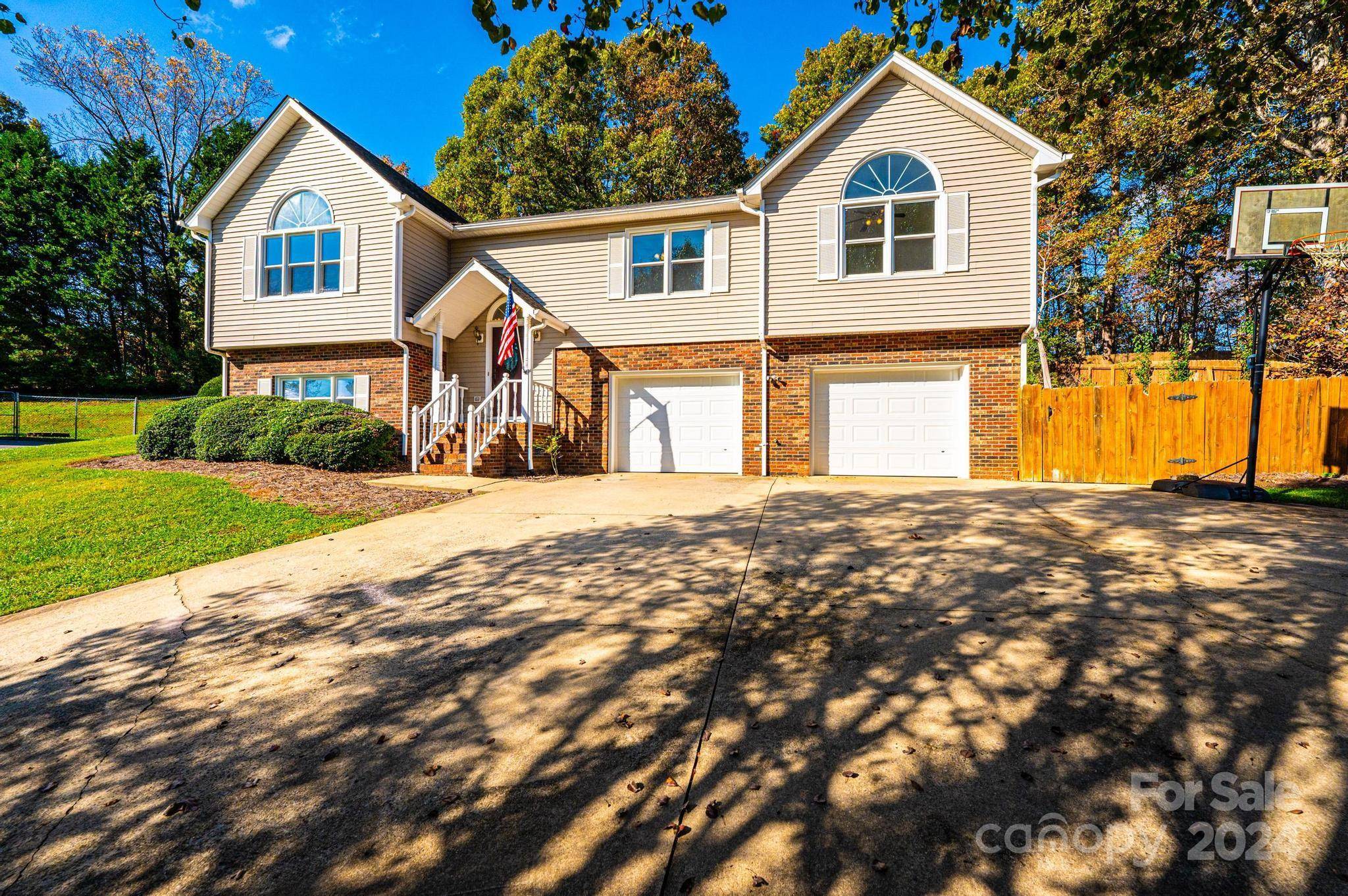 Hickory, NC 28601,4189 Hemingway DR