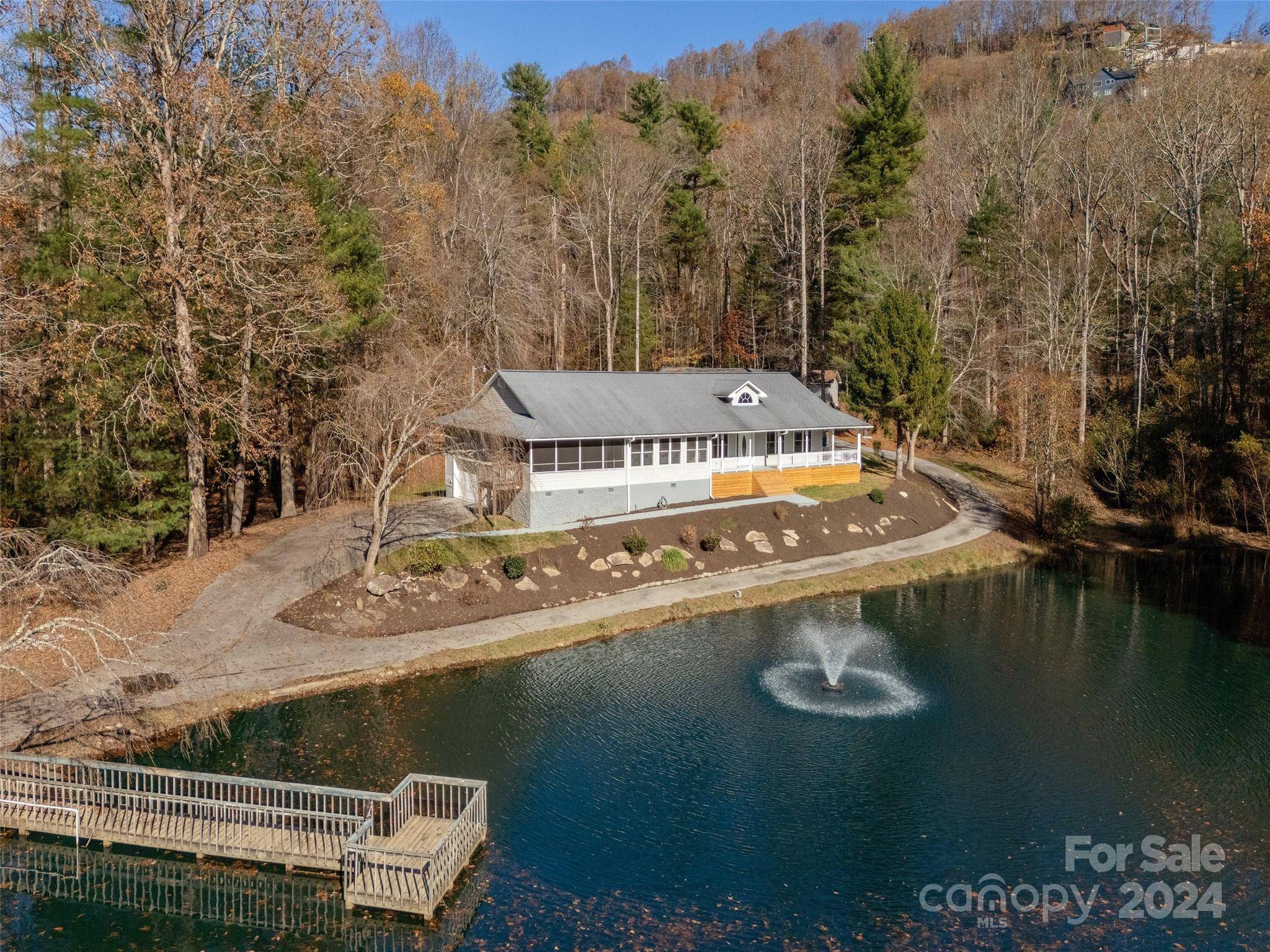 Hendersonville, NC 28791,530 Stoney Mountain RD